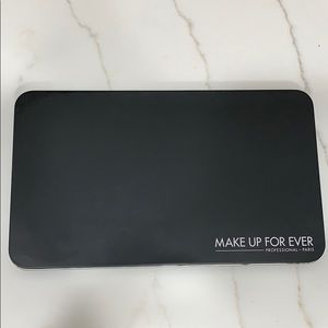 Makeup Forever- Magnetic Metal Palette